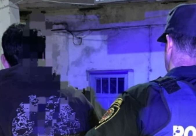 Los pescaron en el patio de una casa y quedaron detenidos: tenían una ...